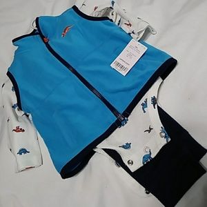 Carters NWT 18m Outfit NWT